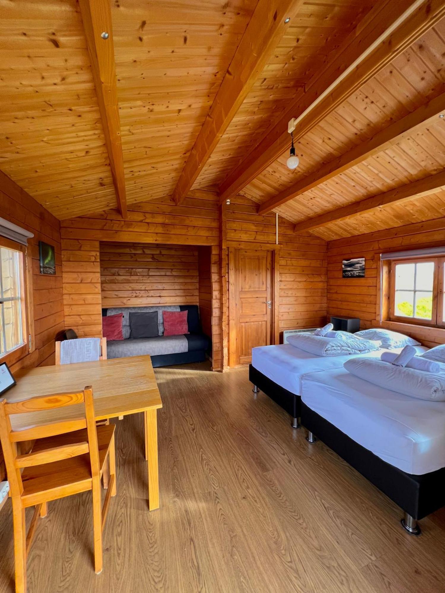 Guesthouse Nypugardar Hofn Bagian luar foto